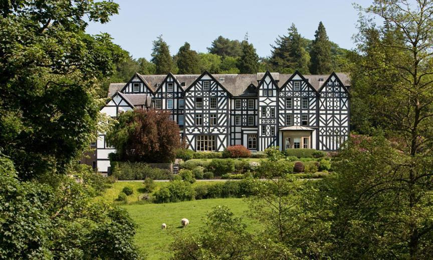 Gregynog Hall Pension Tregynon Buitenkant foto