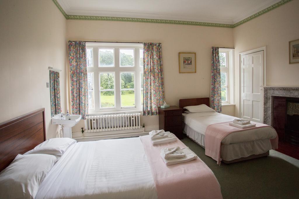 Gregynog Hall Pension Tregynon Buitenkant foto