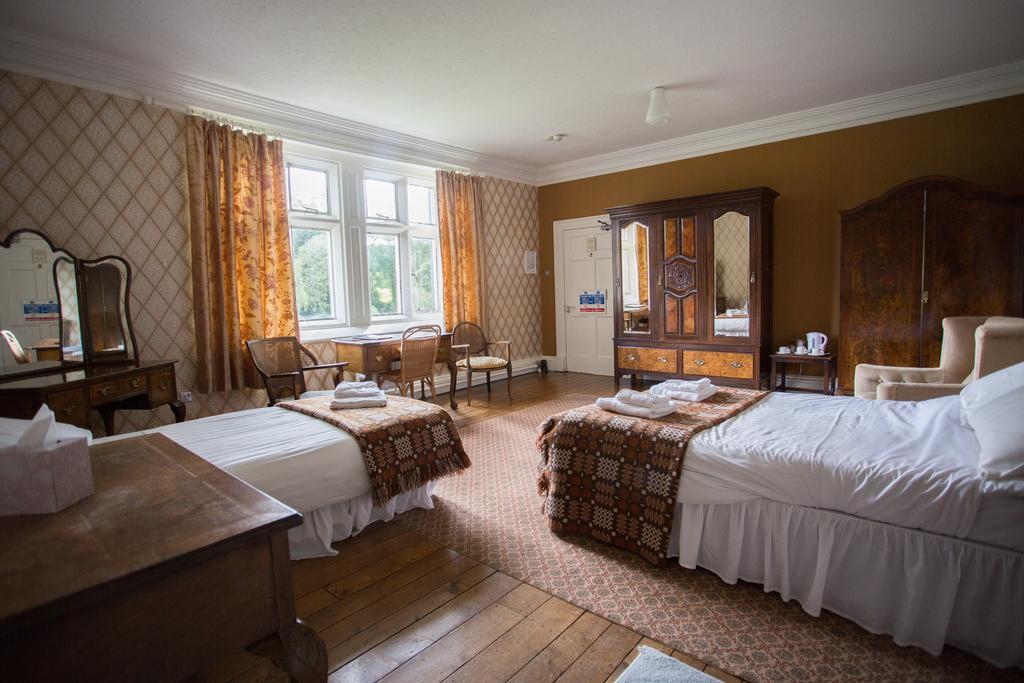Gregynog Hall Pension Tregynon Buitenkant foto