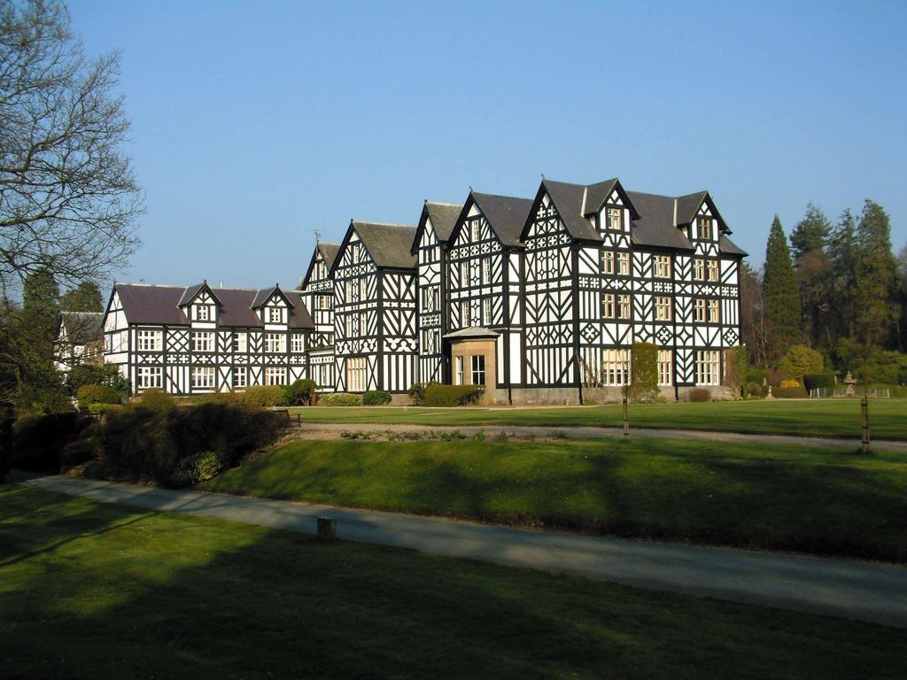 Gregynog Hall Pension Tregynon Buitenkant foto